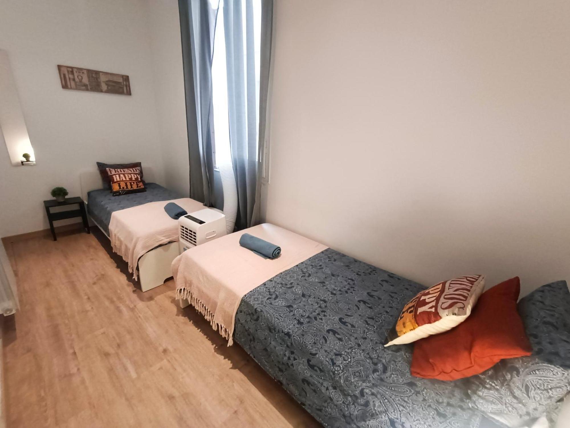 Private Room By El Born Barcelona Bagian luar foto