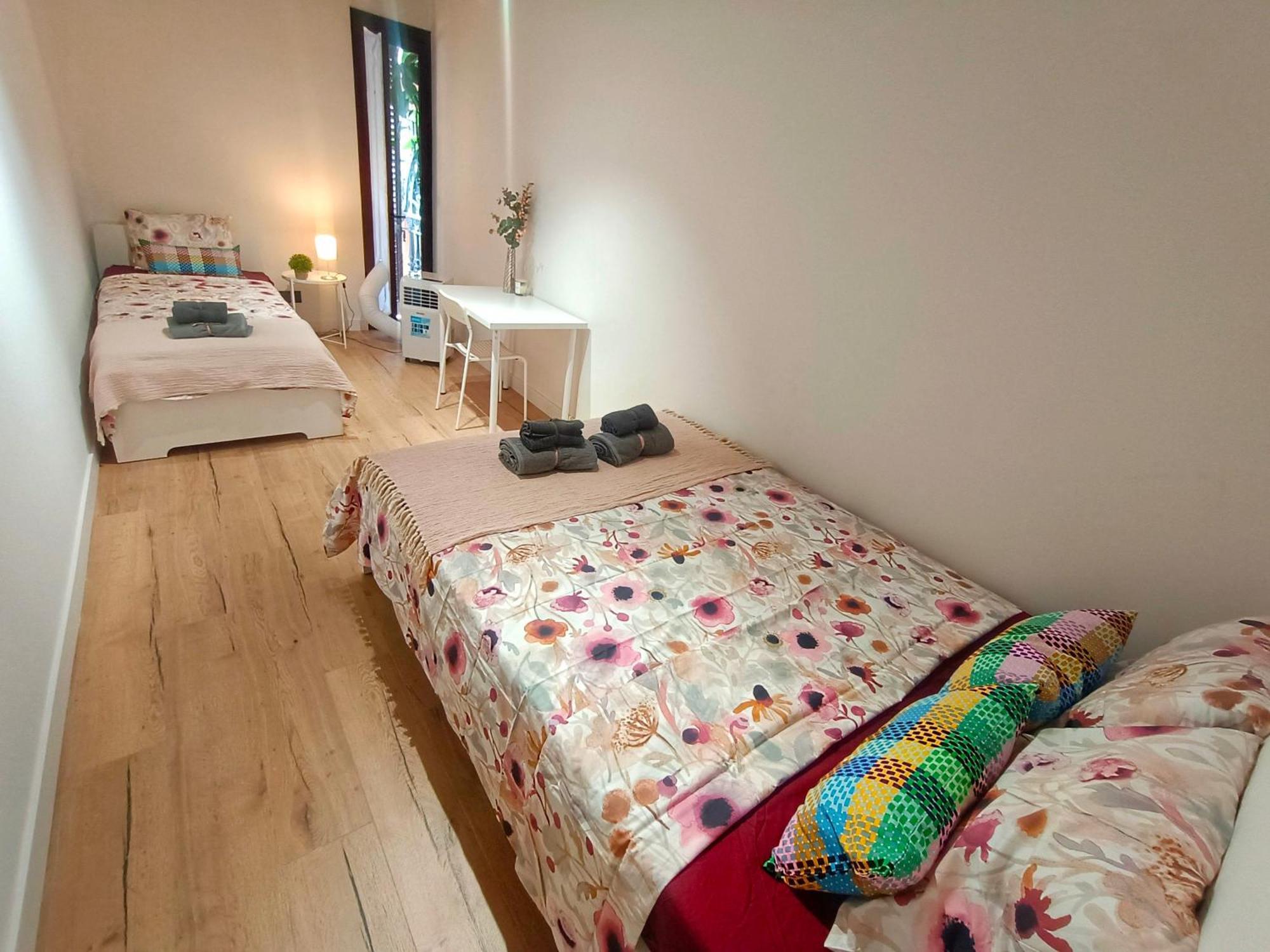 Private Room By El Born Barcelona Bagian luar foto