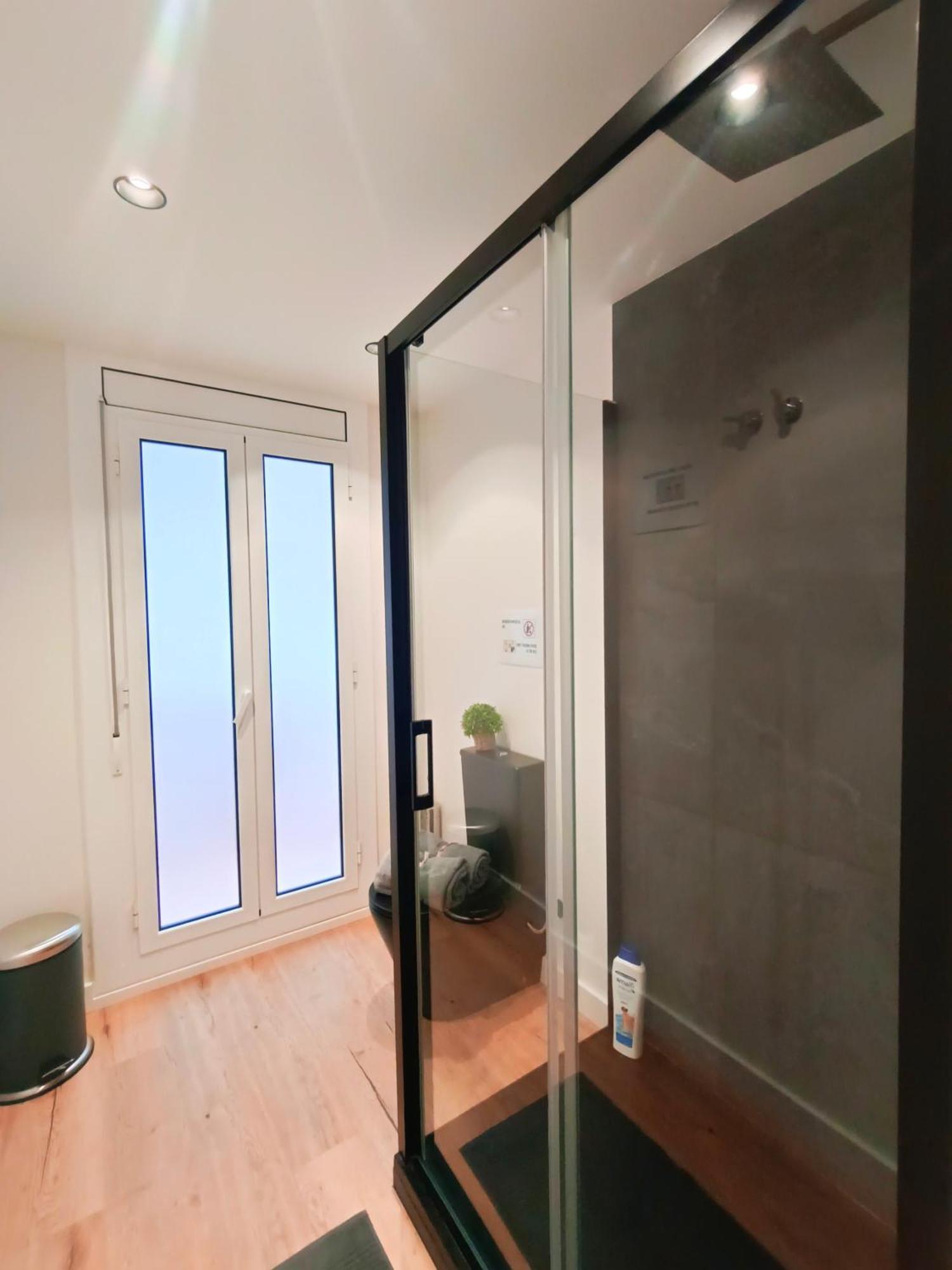 Private Room By El Born Barcelona Bagian luar foto