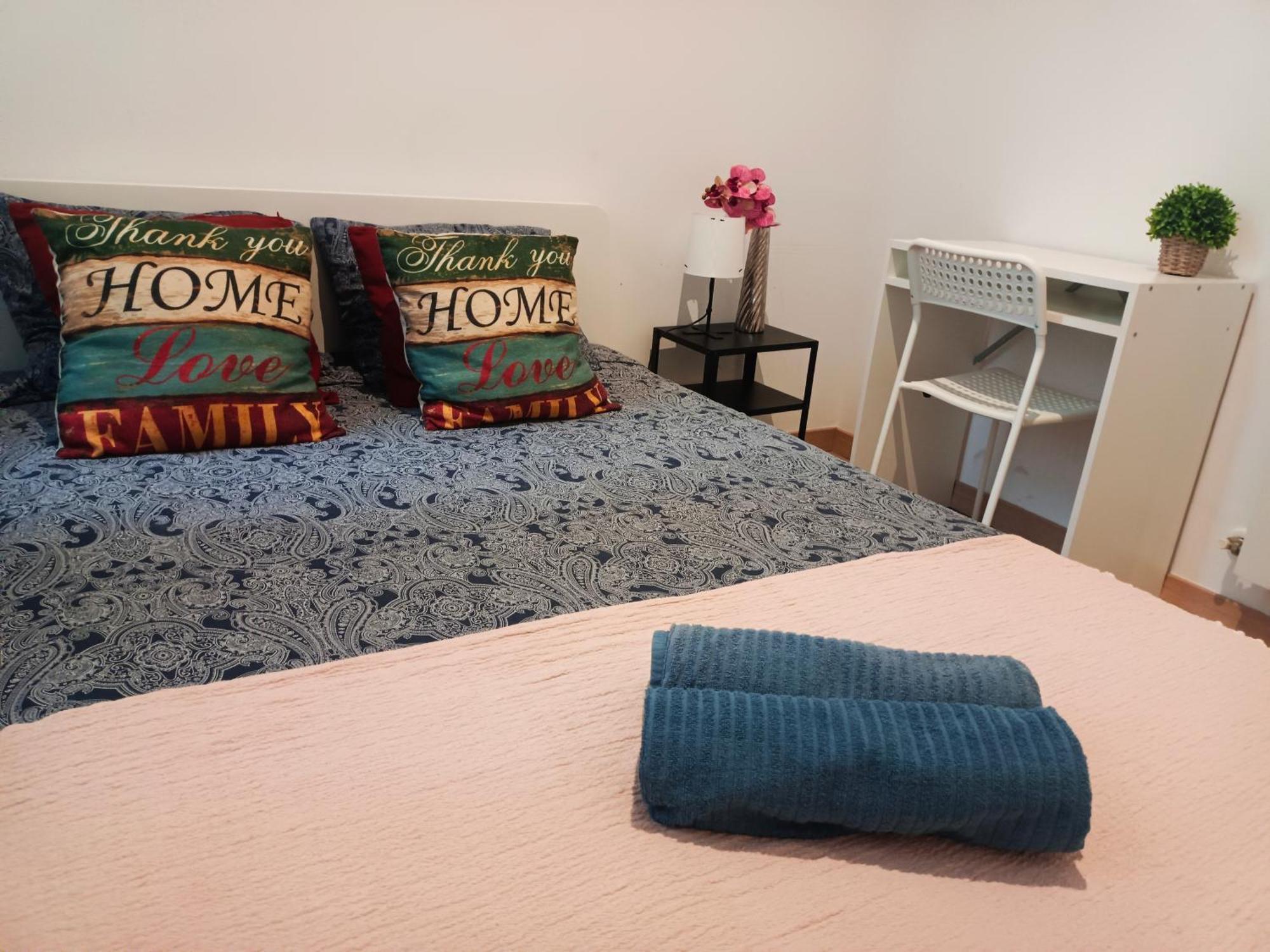Private Room By El Born Barcelona Bagian luar foto